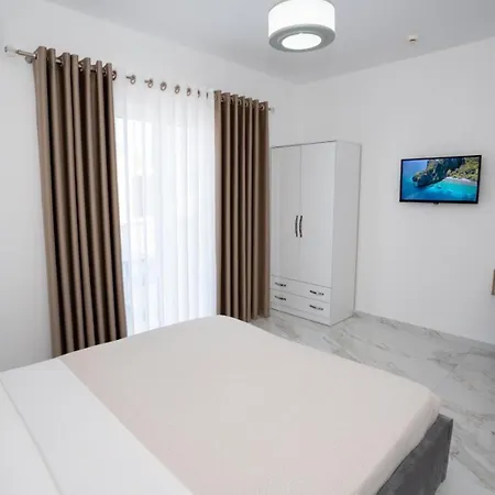 Imperio Отель Саранда